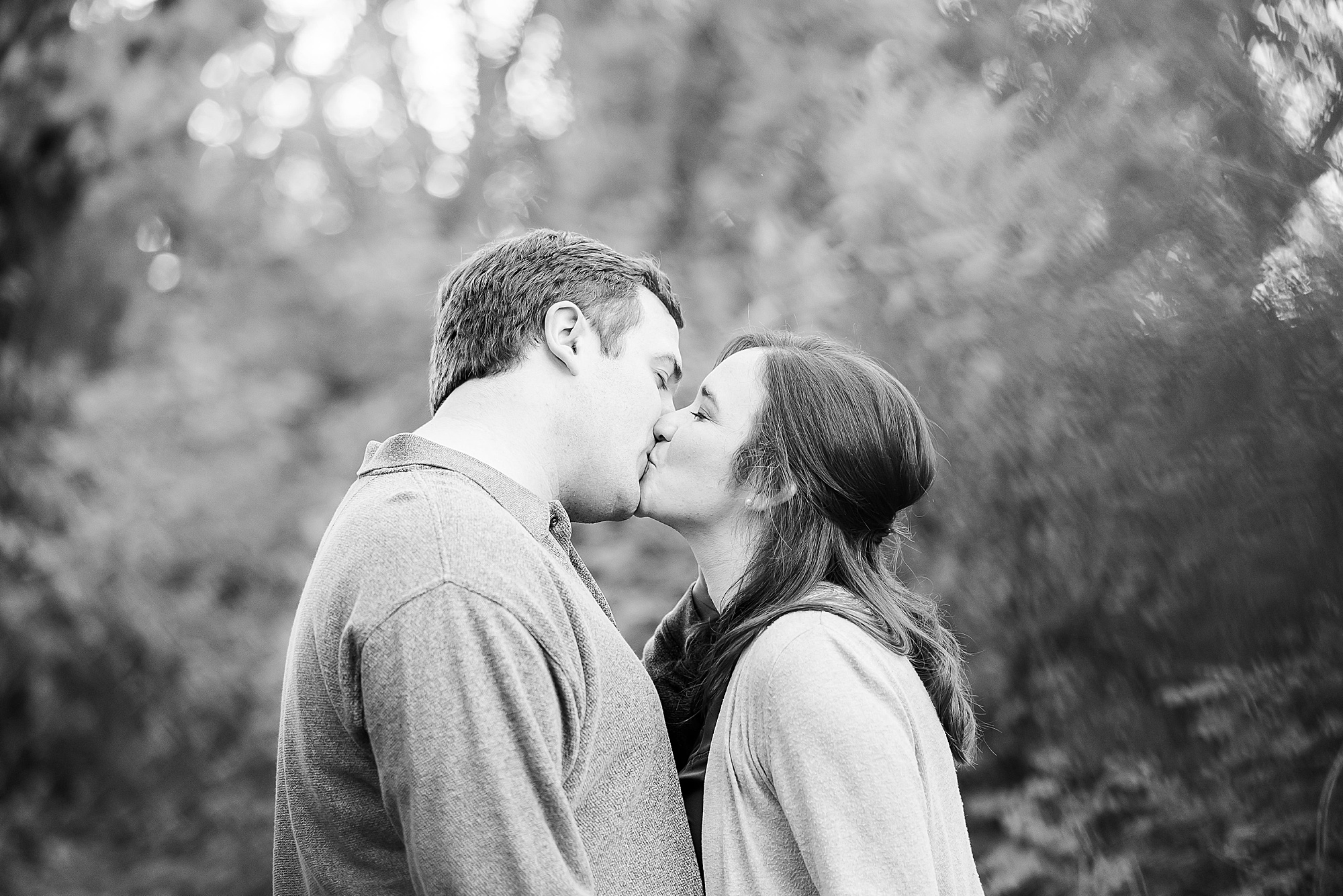 bride and groom kiss during Shreveport engagement session