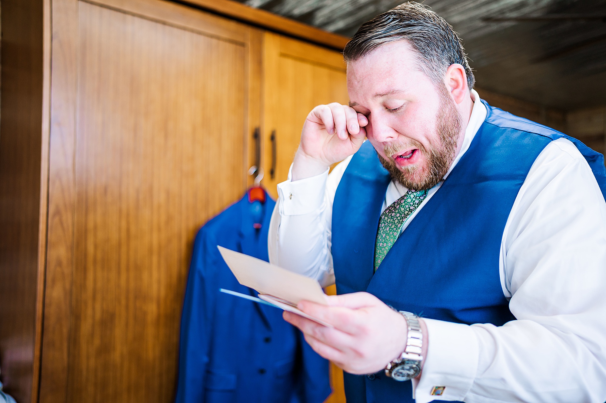 groom cries reading note on wedding morning 